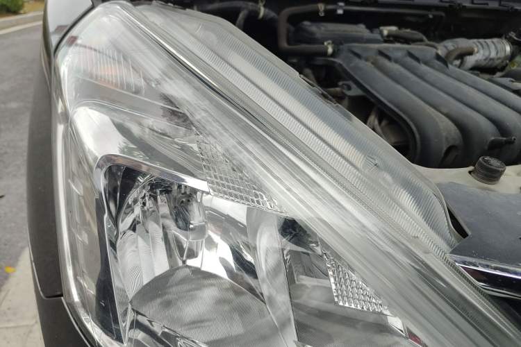 Used Nissan Livina 2015 1.6XE CVT Comfort Edition Right Front Headlight