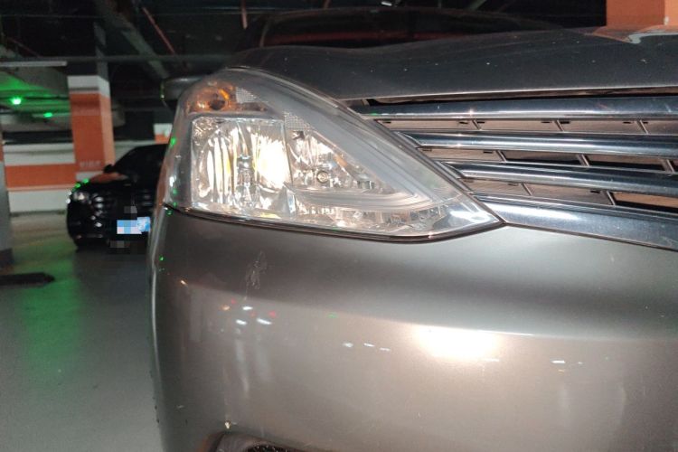 Used Nissan Livina 2015 1.6XE CVT Comfort Edition Right Front Headlight