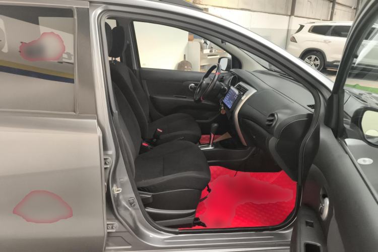 Used Nissan Livina 2015 1.6XE CVT Comfort Edition Right Front Seat