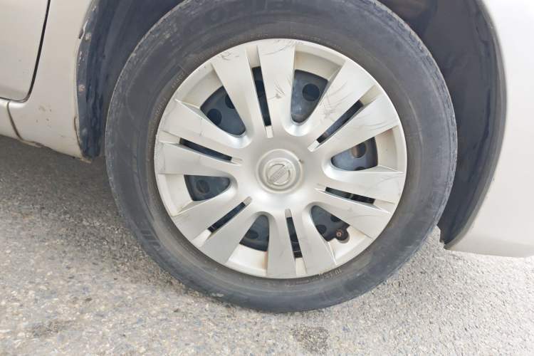 Used Nissan Livina 2015 1.6XE CVT Comfort Edition Right Front Wheel Hub