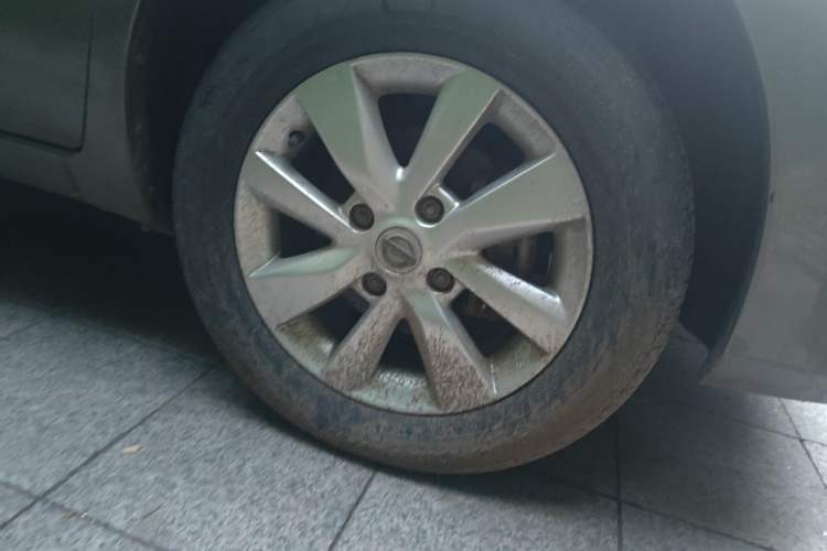 Used Nissan Livina 2015 1.6XE Manual Comfort Edition Right Front Wheel Hub
