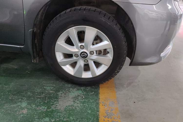 Used Nissan Livina 2015 1.6XE CVT Comfort Edition Right Front Wheel Hub