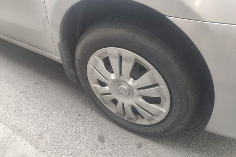 Used Nissan Livina 2015 1.6XE Manual Comfort Edition Right Front Wheel Hub
