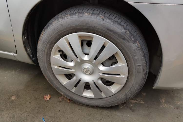 Used Nissan Livina 2015 1.6XE CVT Comfort Edition Right Front Wheel Hub