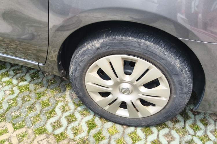 Used Nissan Livina 2015 1.6XE CVT Comfort Edition Right Front Wheel Hub