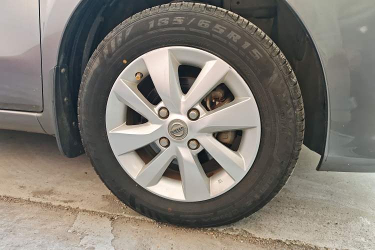 Used Nissan Livina 2015 1.6XE CVT Comfort Edition Right Front Wheel Hub