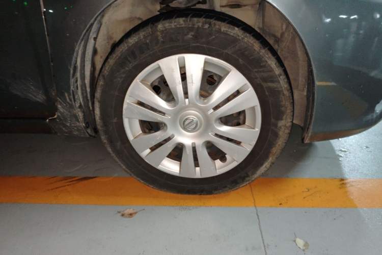 Used Nissan Livina 2015 1.6XE CVT Comfort Edition Right Front Wheel Hub