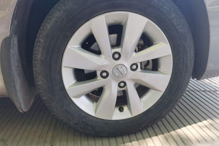 Used Nissan Livina 2015 1.6XL CVT Luxury Leather Edition Right Front Wheel Hub