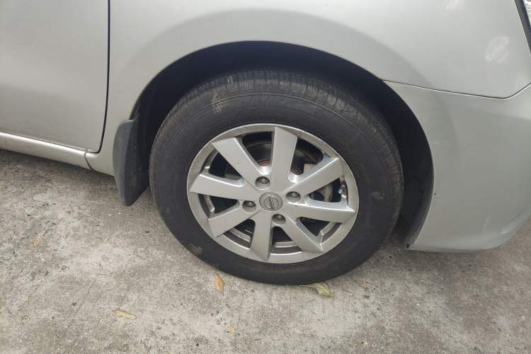 Used Nissan Livina 2015 1.6XE CVT Comfort Edition Right Front Wheel Hub