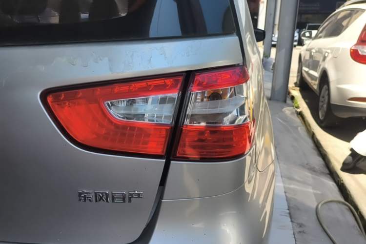 Used Nissan Livina 2015 1.6XE CVT Comfort Edition Right Rear Taillight
