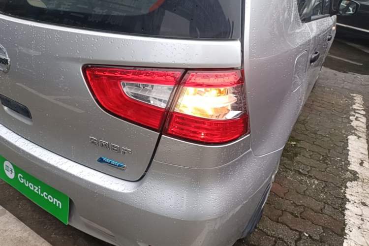 Used Nissan Livina 2015 1.6XE Manual Comfort Edition Right Rear Taillight