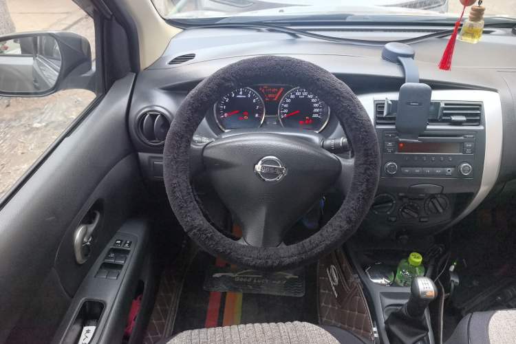 Used Nissan Livina 2015 1.6XE Manual Comfort Edition Steering Wheel
