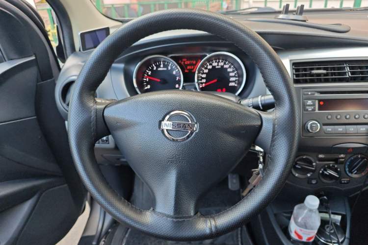 Used Nissan Livina 2015 1.6XE Manual Comfort Edition Steering Wheel