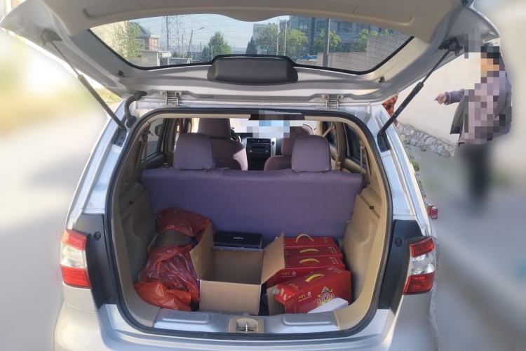 Used Nissan Livina 2015 1.6XE Manual Comfort Edition Trunk