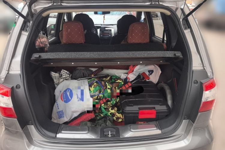 Used Nissan Livina 2015 1.6XE Manual Comfort Edition Trunk