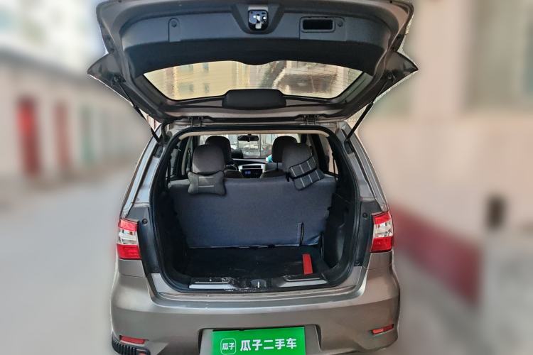 Used Nissan Livina 2015 1.6XE CVT Comfort Edition Trunk