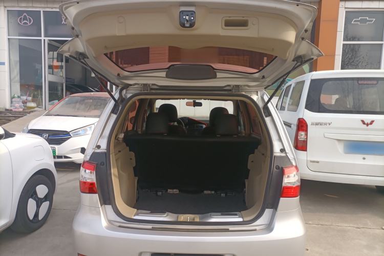 Used Nissan Livina 2015 1.6XE CVT Comfort Edition Trunk