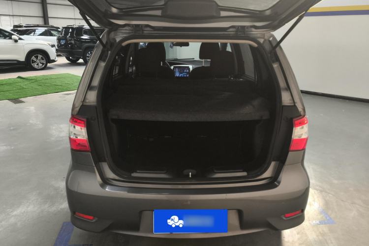 Used Nissan Livina 2015 1.6XE CVT Comfort Edition Trunk