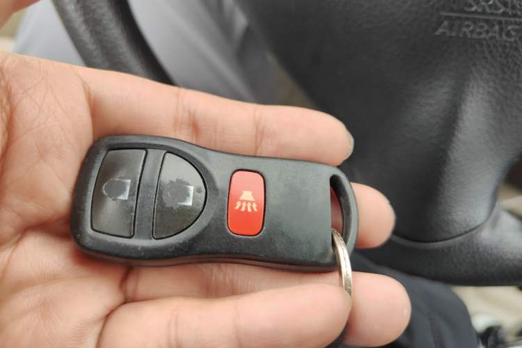 Used Nissan Livina 2015 1.6XE CVT Comfort Edition Vehicle Key