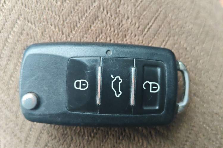 Used Nissan Livina 2015 1.6XE Manual Comfort Edition Vehicle Key