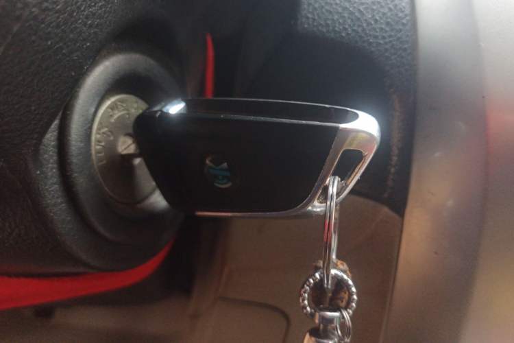 Used Nissan Livina 2015 1.6XE Manual Comfort Edition Vehicle Key