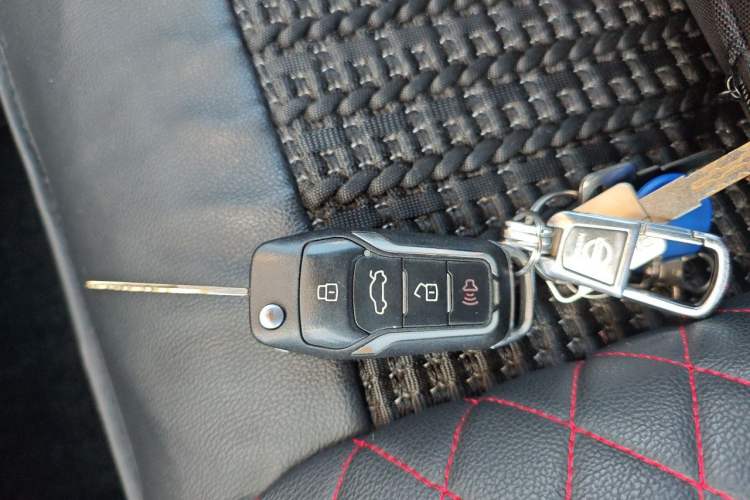 Used Nissan Livina 2015 1.6XE Manual Comfort Edition Vehicle Key