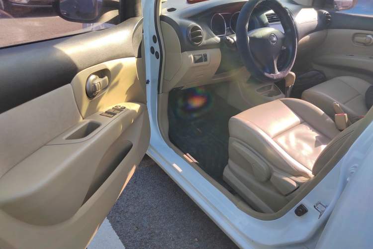 Used Nissan Livina 2015 1.6XE CVT Comfort Edition Driver Seat