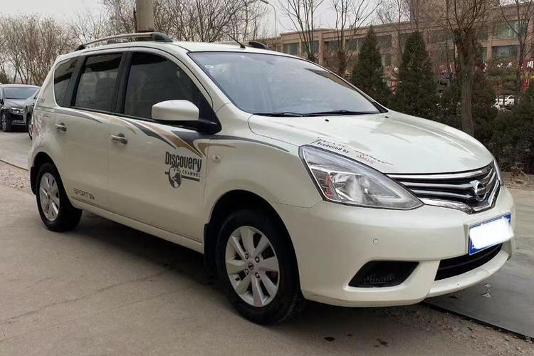 Used Nissan Livina 2015 1.6XE Manual Comfort Edition Exterior 1