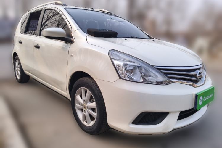 Used Nissan Livina 2015 1.6XE CVT Comfort Connect Edition Front Right 45 Deg