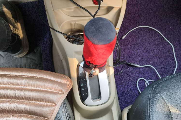 Used Nissan Livina 2015 1.6XE CVT Comfort Connect Edition Gear Lever