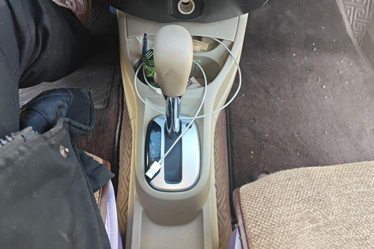 Used Nissan Livina 2015 1.6XE CVT Comfort Edition Gear Lever