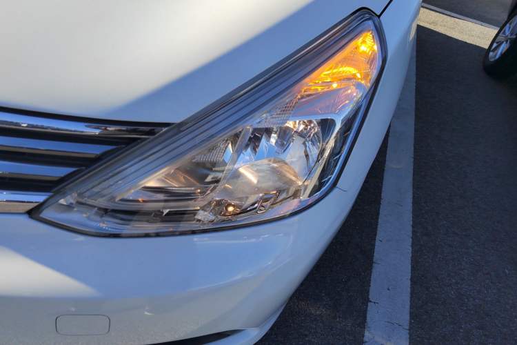 Used Nissan Livina 2015 1.6XE CVT Comfort Edition Left Front Headlight