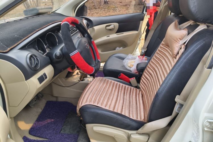 Used Nissan Livina 2015 1.6XE CVT Comfort Connect Edition Left Front Seat