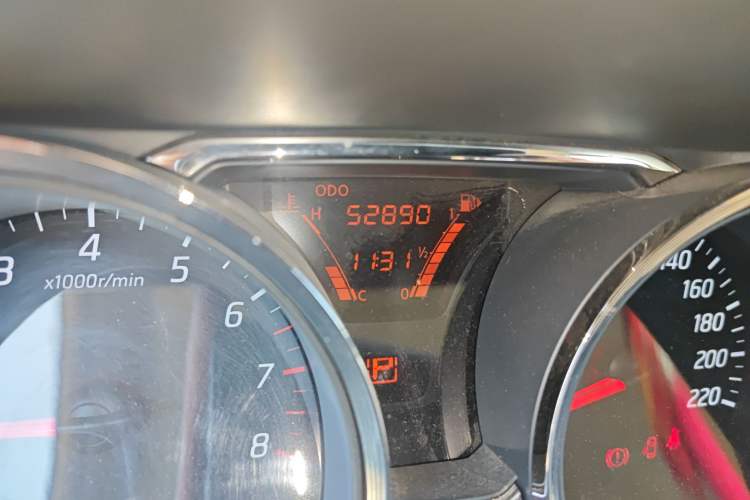 Used Nissan Livina 2015 1.6XE CVT Comfort Edition Odometer Close Up