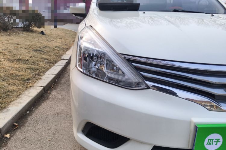 Used Nissan Livina 2015 1.6XE CVT Comfort Connect Edition Right Front Headlight