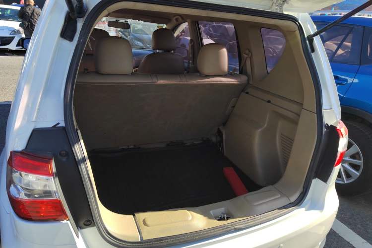 Used Nissan Livina 2015 1.6XE CVT Comfort Edition Trunk