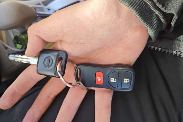 Used Nissan Livina 2015 1.6XE CVT Comfort Edition Vehicle Key