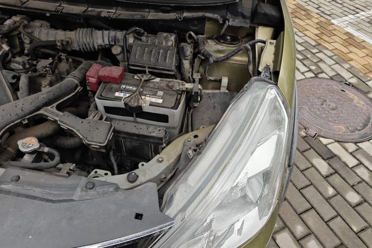 Used Nissan Livina 2015 Jinrui 1.6XV CVT Cool Cafe Edition Engine Bay Left