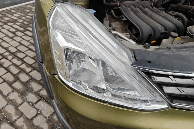 Used Nissan Livina 2015 Jinrui 1.6XV CVT Cool Cafe Edition Right Front Headlight