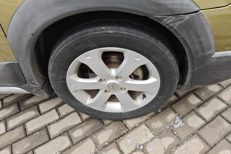 Used Nissan Livina 2015 Jinrui 1.6XV CVT Cool Cafe Edition Right Front Wheel Hub