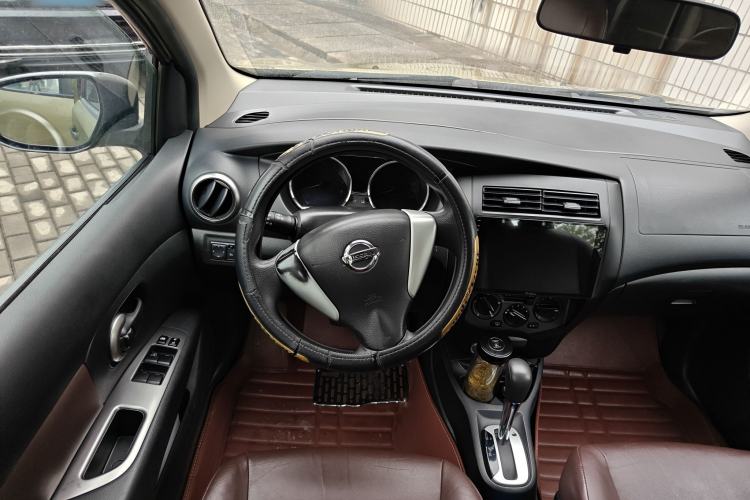 Used Nissan Livina 2015 Jinrui 1.6XV CVT Cool Cafe Edition Steering Wheel