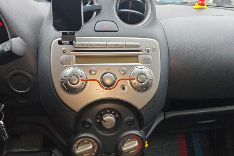 Used Nissan March 2010 1.5L Automatic Easy-Style Version Audio And AC Panel