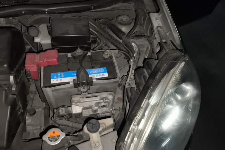 Used Nissan March 2010 1.5L Automatic Easy-Style Version Engine Bay Left