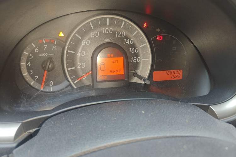 Used Nissan March 2010 1.5L Manual E-Xuan Edition Odometer Close Up