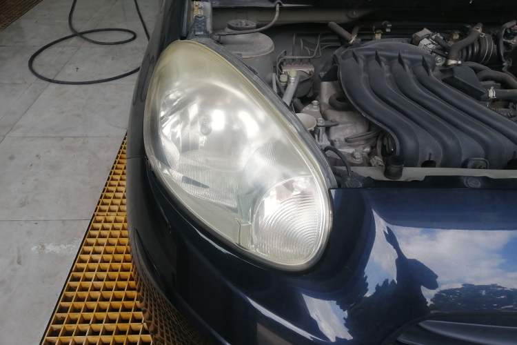 Used Nissan March 2010 1.5L Manual Easi-Style Edition Right Front Headlight