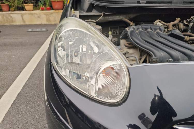 Used Nissan March 2010 1.5L Automatic Easy-Style Version Right Front Headlight