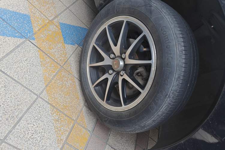 Used Nissan March 2010 1.5L Manual E-Xuan Edition Right Front Wheel Hub
