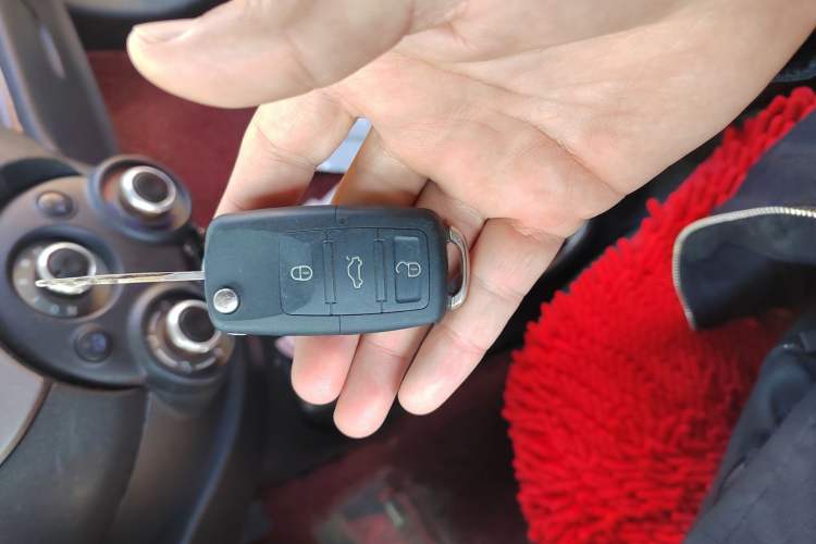 Used Nissan March 2010 1.5L Manual Easi-Style Edition Vehicle Key