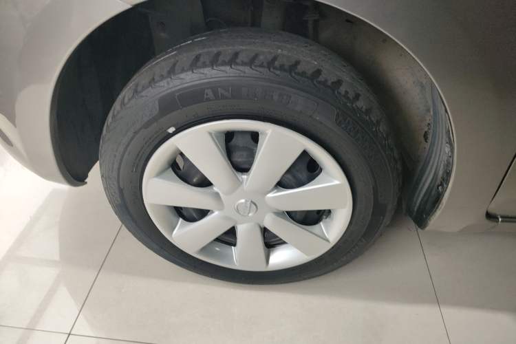 Used Nissan March 2010 1.5L Automatic Easy-Style Version Exterior 7
