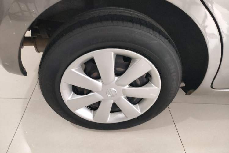 Used Nissan March 2010 1.5L Automatic Easy-Style Version Exterior 8